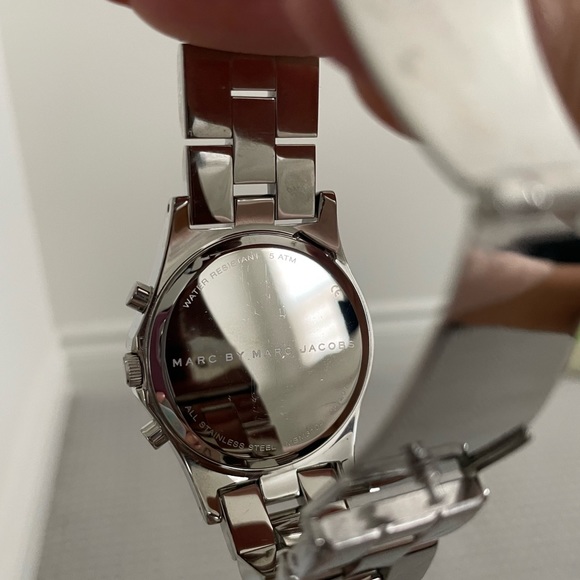 MARC BY MARC JACOBS SILVER WATCH |HENRY CHRONOGRAPH DIAL STAINLESS STEEL LADIES - Picture 8 of 9